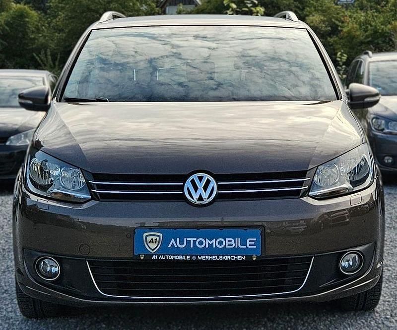 Gebraucht VW Touran Highline 140 PS (102 kW) 2011 Braun Van / Kleinbus