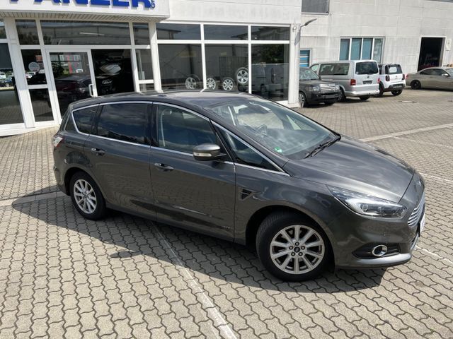 Gebraucht Ford S-MAX S 150 PS (110 kW) 2017 Grau Van / Kleinbus