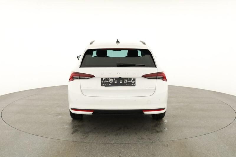 Neu Skoda Octavia Selection 2026 Candy weiß Kombi