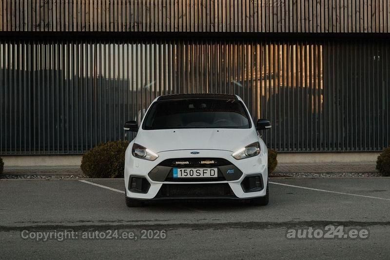 Gebraucht Ford Focus RS 420 PS (308 kW) 2016 Weiß Limousine