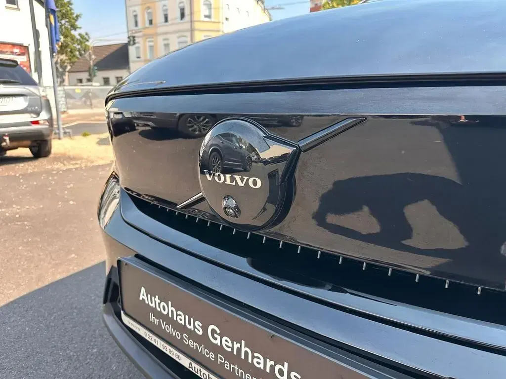 Gebraucht Volvo EX40 Ultra 185 kW (252 PS) 2025 Schwarz SUV