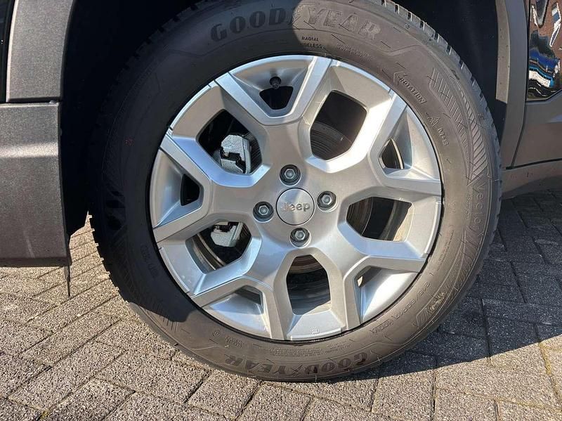 Gebraucht Jeep Avenger Altitude 101 PS (74 kW) 2024 Volcano black SUV