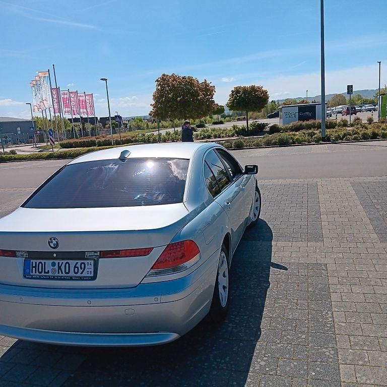Second-hand BMW 735 272 CP (200 kW) 2004 Argintiu Berlinǎ