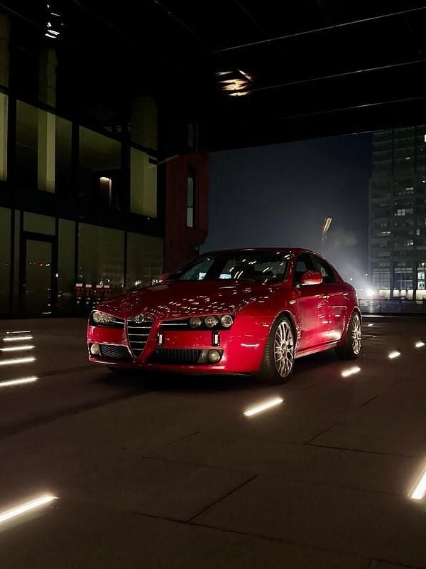 Rot Gebraucht 2009 Alfa Romeo 159 Limousine | 3.000 € - Bild 1/4