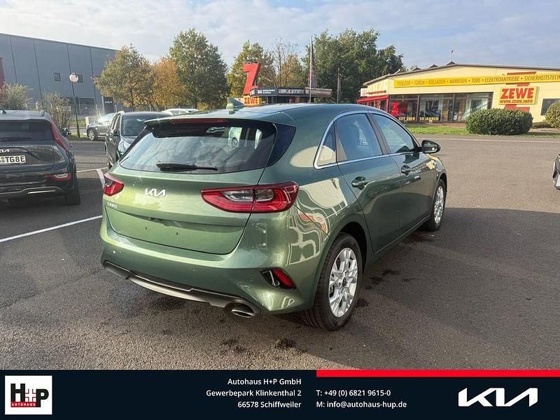 Neu Kia Ceed 140 PS (102 kW) 2026 (exg) experience green m Kleinwagen