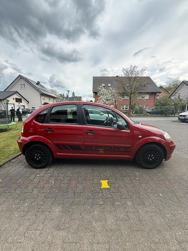 Second-hand Citroën C3 73 CP (53 kW) 2008 Roșu Hatchback