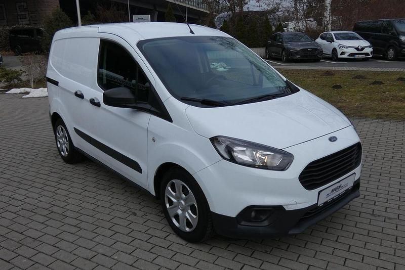 Usado Ford Transit Trend 101 HP (74 kW) 2023 Branco Monovolume