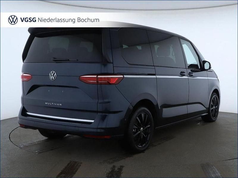 Gebraucht VW Multivan Style 150 PS (110 kW) 2025 Blau Van