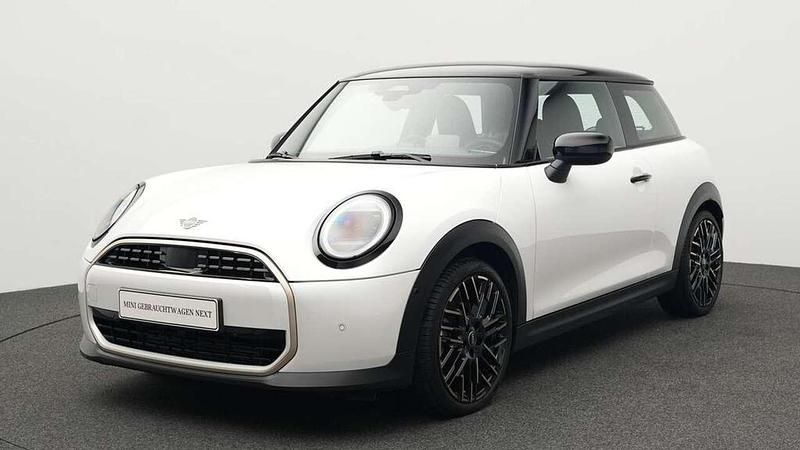 Weiß Gebraucht 2024 Mini Cooper Favoured Kleinwagen | 27.326 € (Fairer Preis) - Bild 1/4
