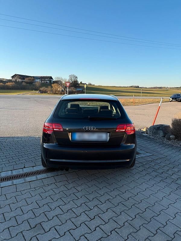 Gebraucht Audi A3 125 PS (91 kW) 2010 Grau Kleinwagen