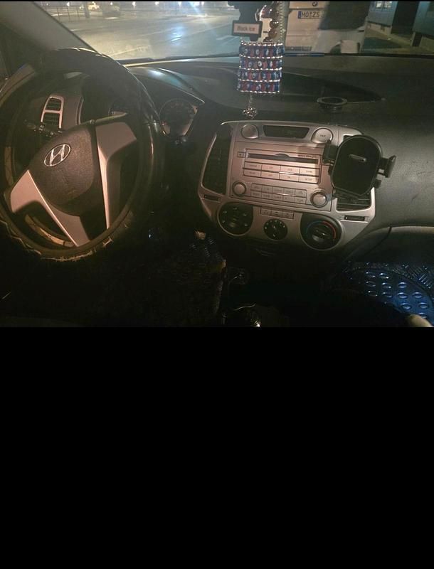 Gebraucht Hyundai i20 86 PS (63 kW) 2011 Andere farben Kleinwagen