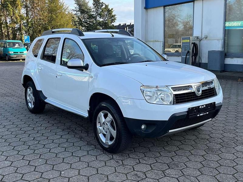 Gletscherweiss Gebraucht 2011 Dacia Duster Prestige SUV | 3.899 € (Guter Preis) - Bild 1/4