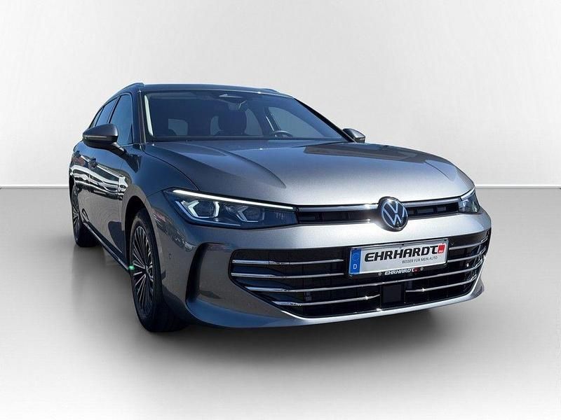 Gebraucht VW Passat Elegance 272 PS (200 kW) 2024 Grau Kombi