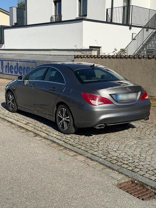 Gebraucht Mercedes CLA200 156 PS (114 kW) 2013 Grau Limousine