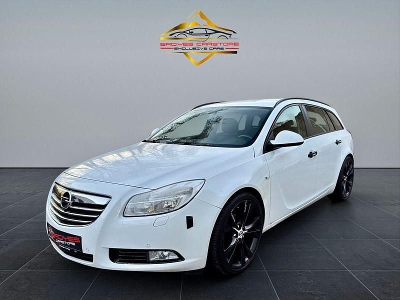 Weiß Gebraucht 2012 Opel Insignia Selection Kombi | 5.590 € (Teuer) - Bild 1/4