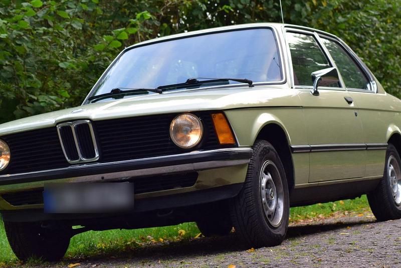 Używany BMW 318 102 KM (75 kW) 1980 Zielony Sedan/Limuzyna