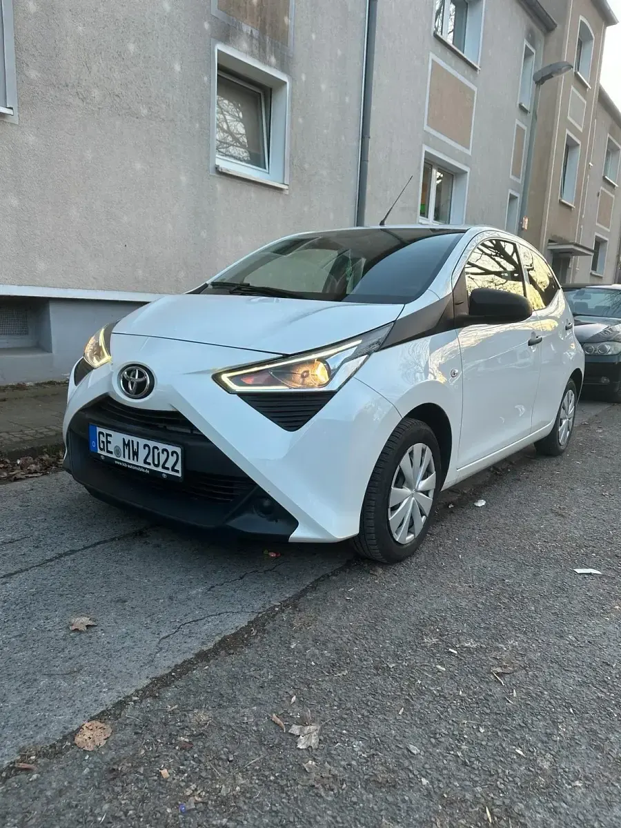 Gebraucht Toyota Aygo 72 PS (52 kW) 2021 Weiß Kleinwagen
