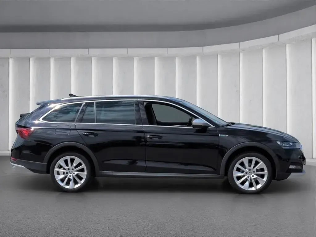 Gebraucht Skoda Octavia Scout 150 PS (110 kW) 2023 Schwarz Kombi