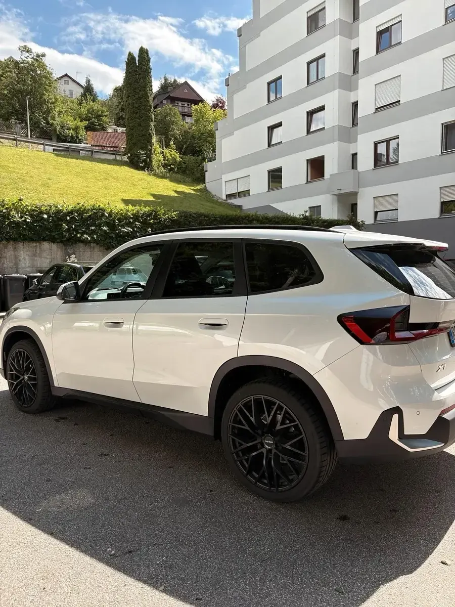 Gebraucht BMW X1 146 PS (107 kW) 2023 Weiß SUV