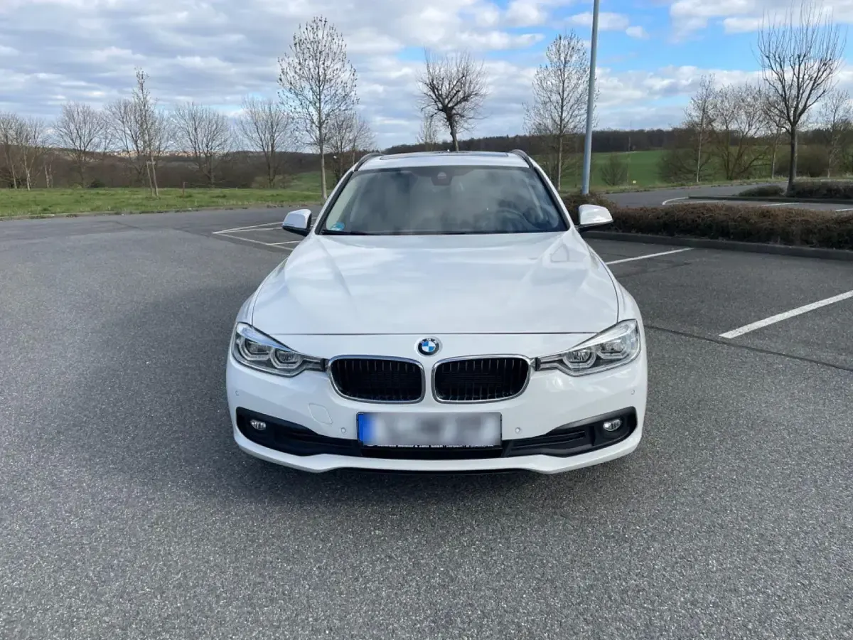 Używany BMW 320 190 KM (139 kW) 2016 Biały Kombi