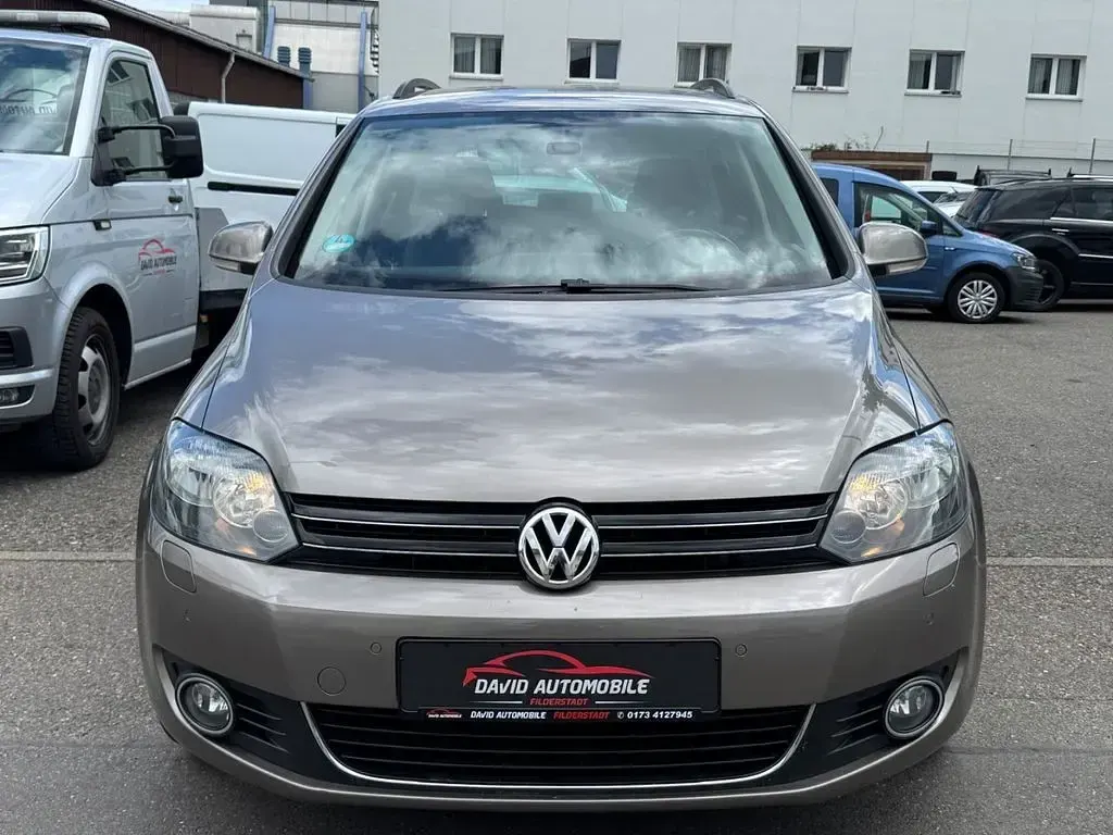 Second-hand VW Golf VII Life 122 CP (89 kW) 2013 Maro Berlinǎ