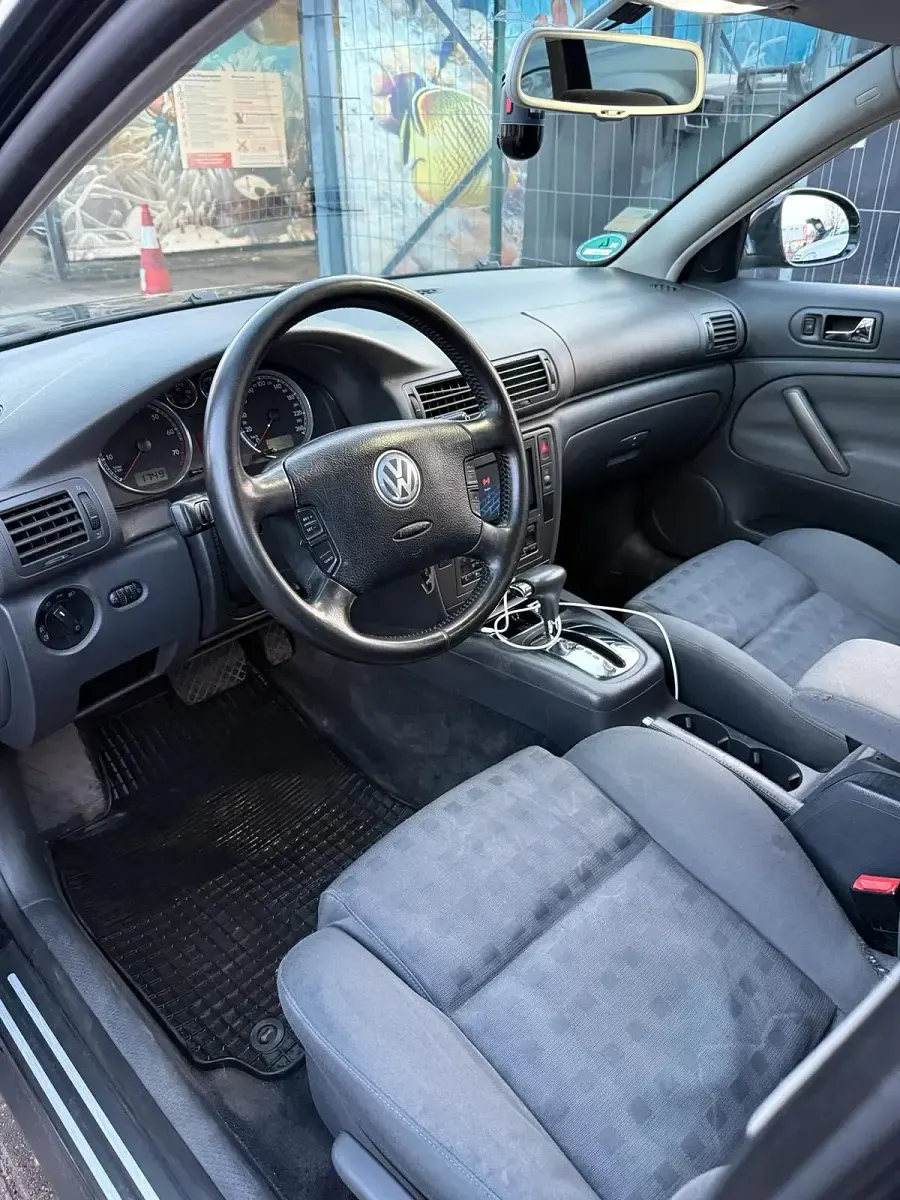 Usata VW Passat 115 CV (84 kW) 2004 Nero Station wagon