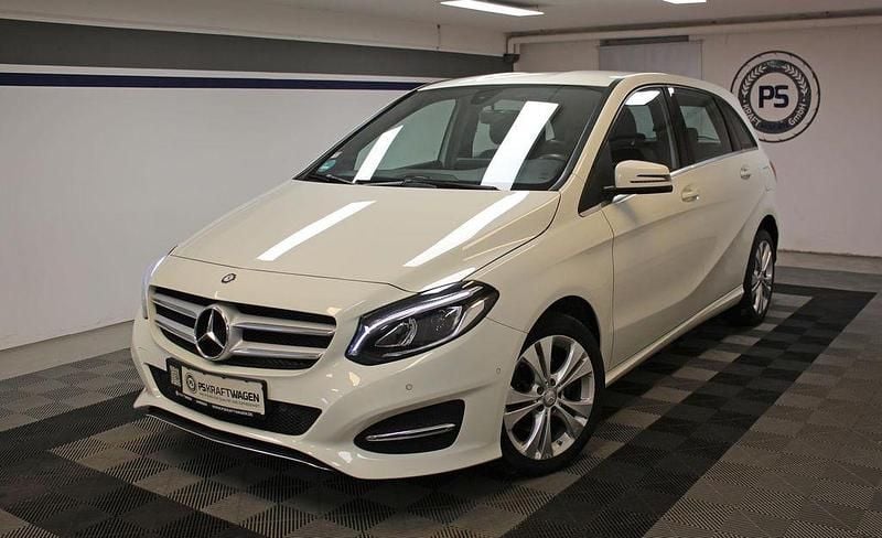 Gebraucht Mercedes B220 184 PS (135 kW) 2016 Weiß Van / Kleinbus