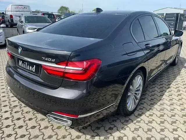 Gebraucht BMW 740 Shadowline 320 PS (235 kW) 2019 Sophistograu brillanteffekt Limousine
