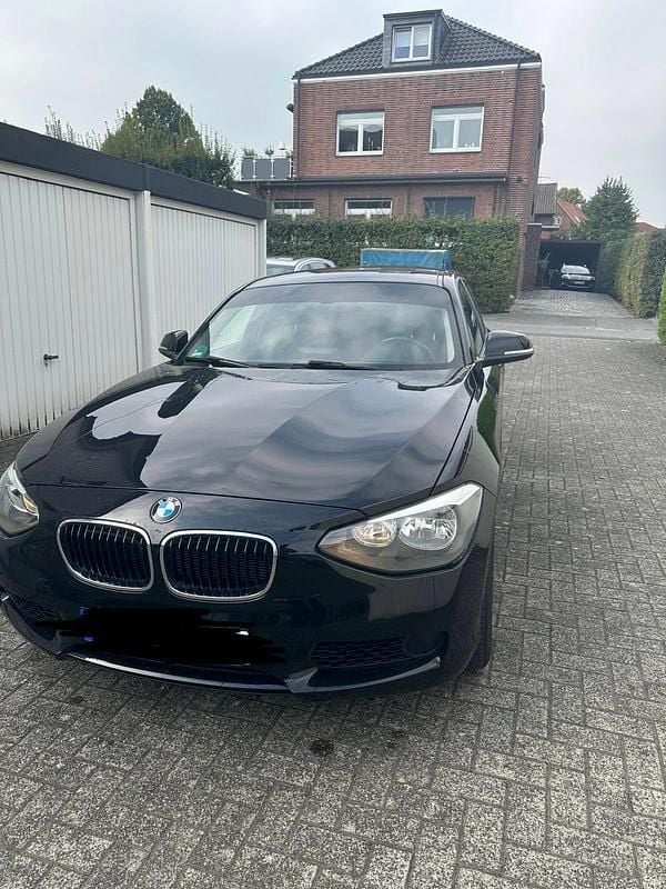 Schwarz Gebraucht 2015 BMW 116 Kleinwagen | 6.800 € (Superpreis) - Bild 1/4