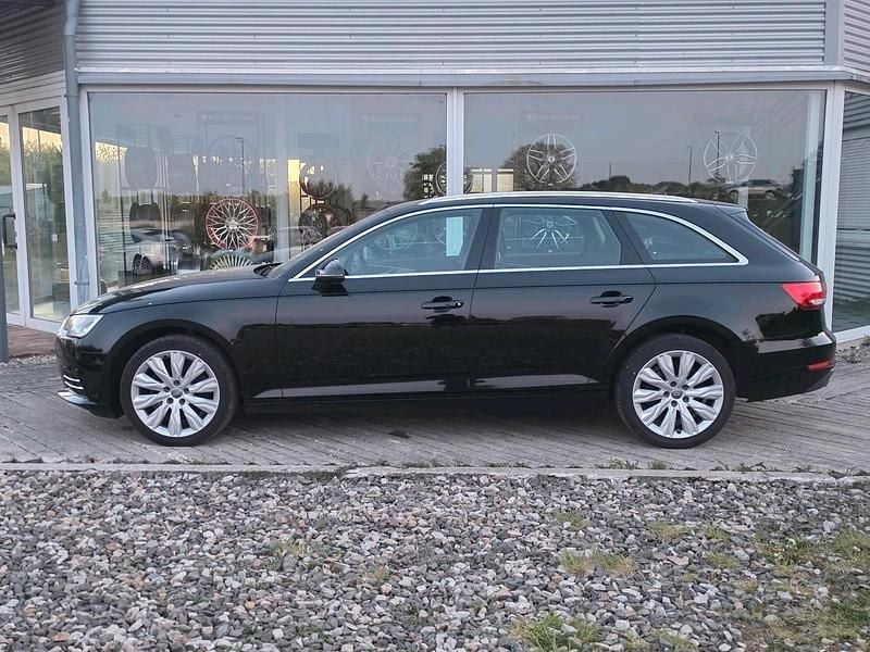 Second-hand Audi A4 150 CP (110 kW) 2017 Negru Break