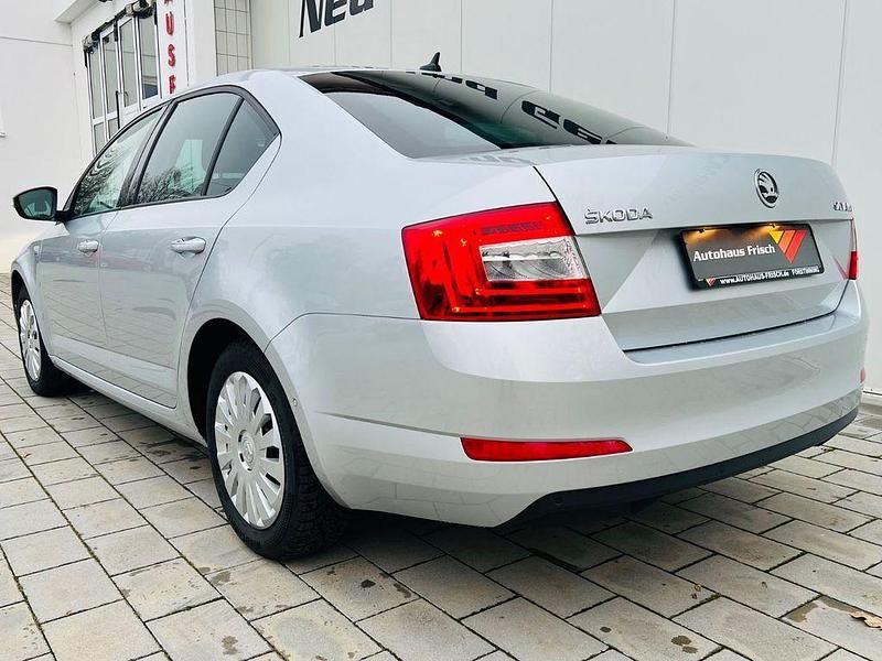 Gebraucht Skoda Octavia Joy 150 PS (110 kW) 2016 Silber Limousine