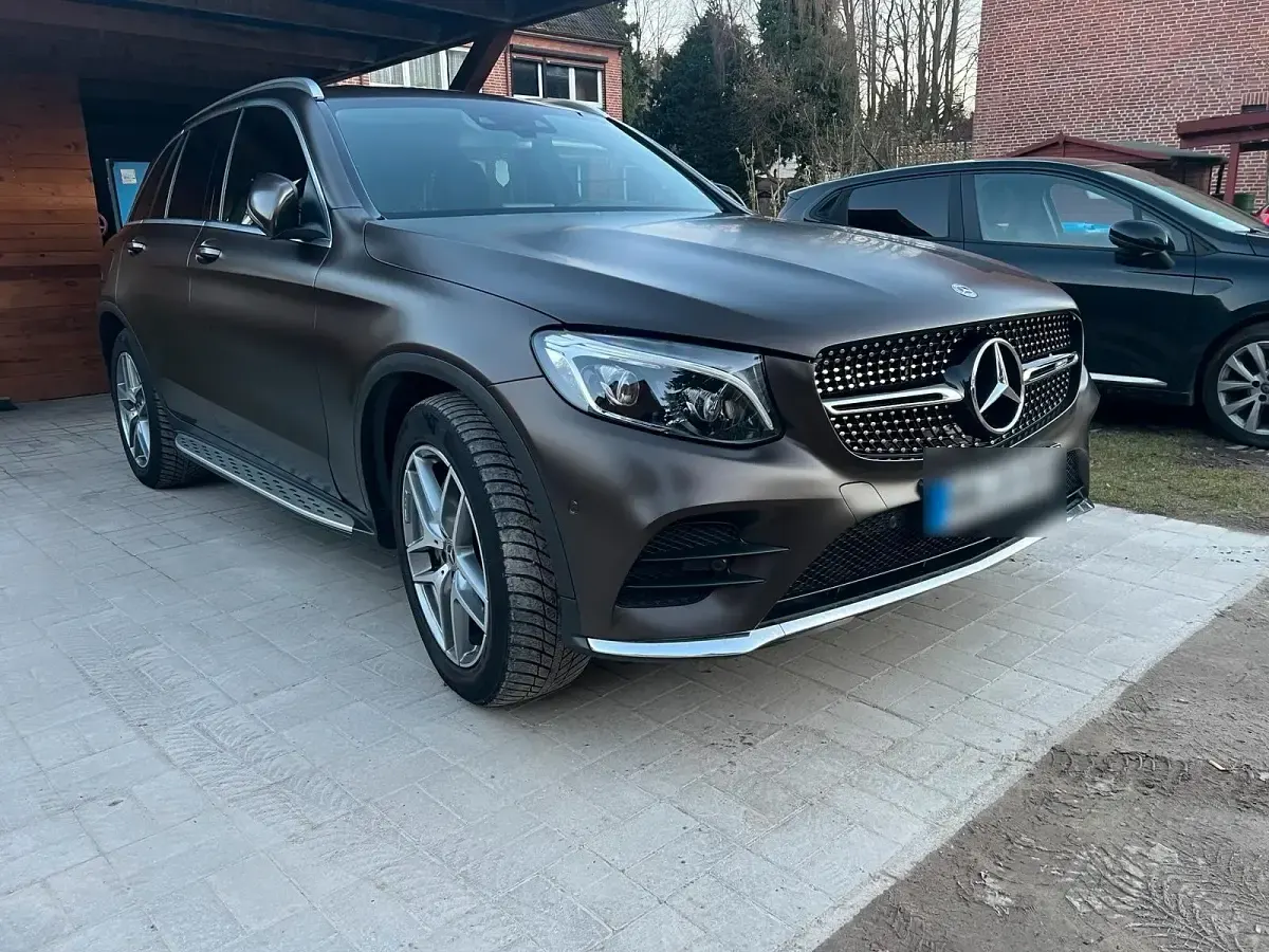 Gebraucht Mercedes GLC250 AMG line 204 PS (150 kW) 2017 Braun SUV