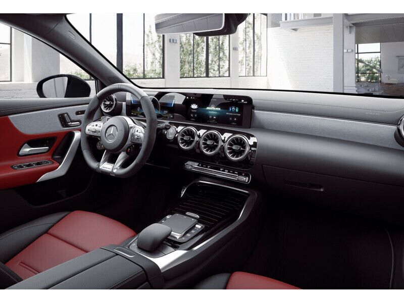 Gebraucht Mercedes A35 AMG AMG 306 PS (225 kW) 2024 Schwarz / kosmosschwarz (metallic) Coupé