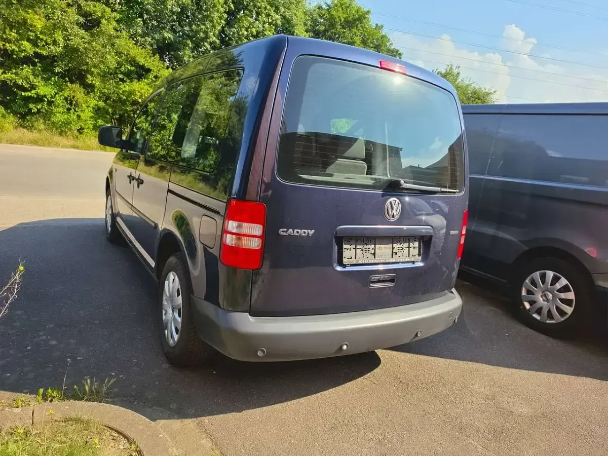 Gebraucht VW Caddy Trendline 109 PS (80 kW) 2011 Night blue metallic Van / Kleinbus