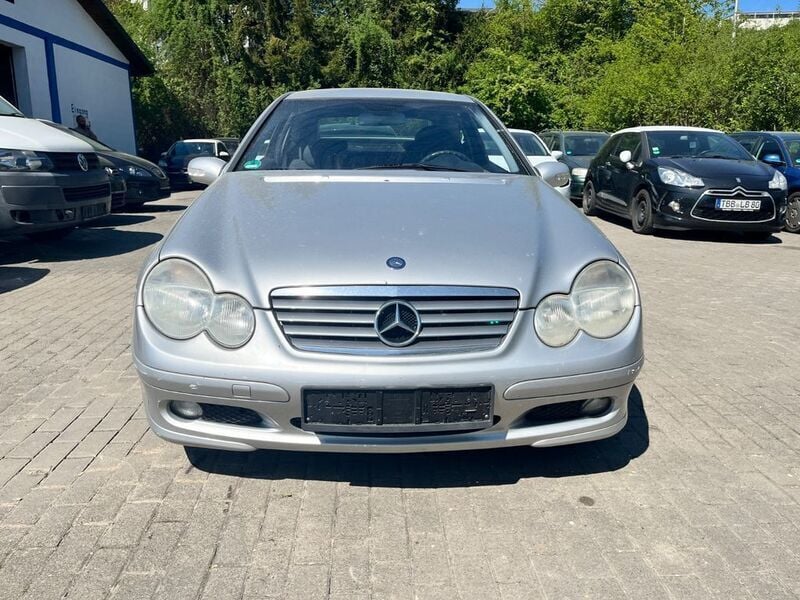 Gebraucht Mercedes C200 163 PS (119 kW) 2001 Silber Coupé