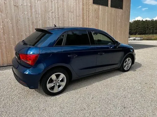 Gebraucht Audi A1 Sportback Sport 90 PS (66 kW) 2016 Blau Kleinwagen