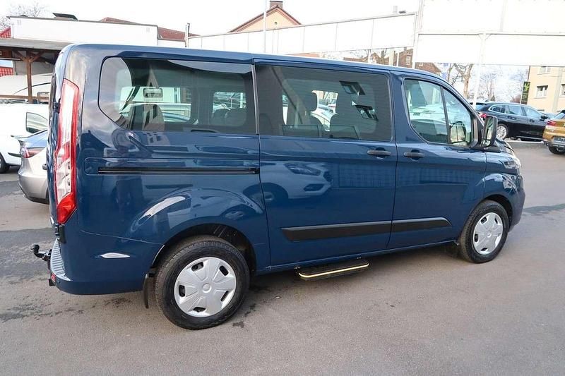 Gebraucht Ford Tourneo 131 PS (96 kW) 2021 Blazer blue Van / Kleinbus