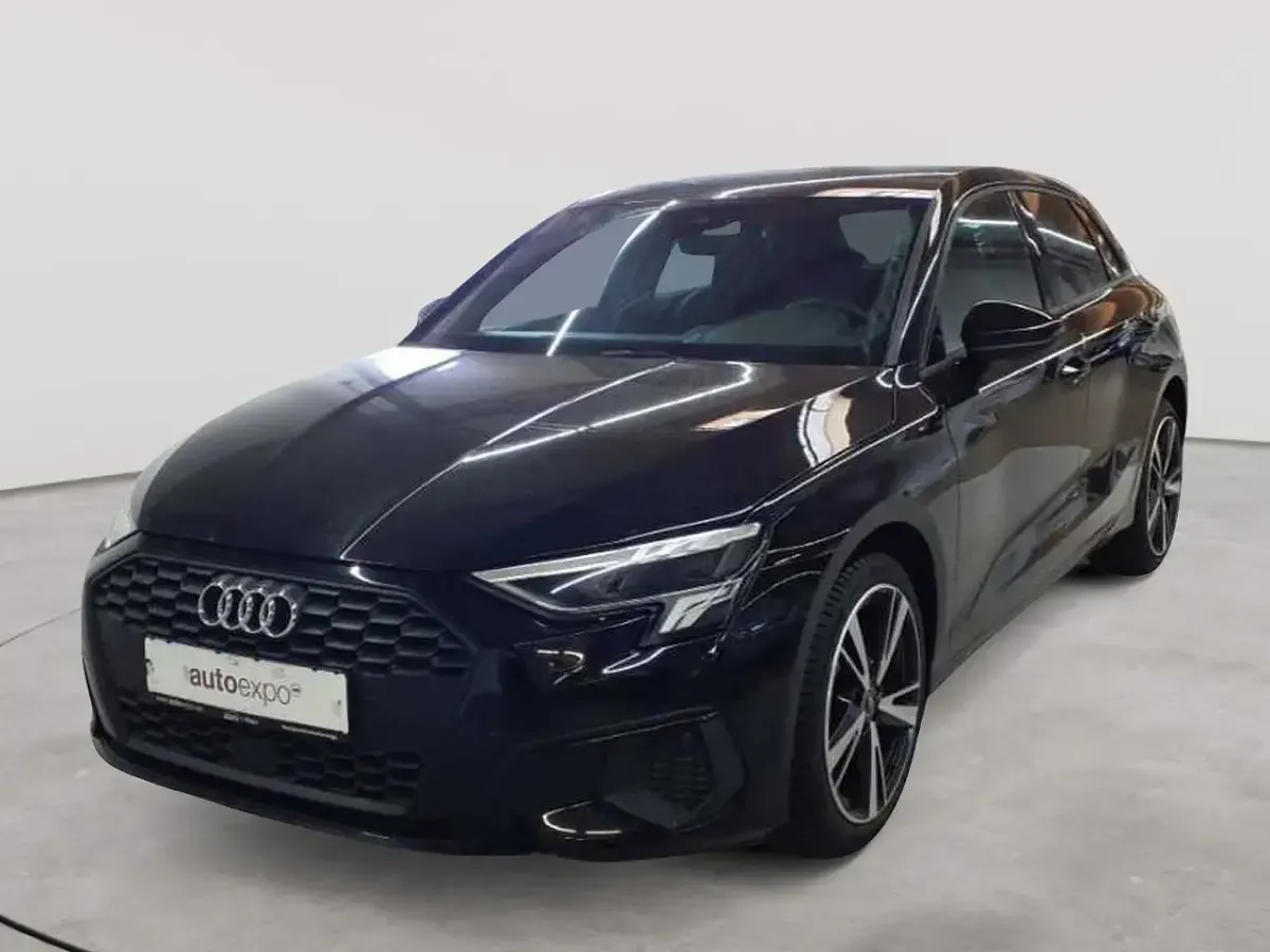 Gebraucht Audi A3 Sport 116 PS (85 kW) 2023 Brillantschwarz Limousine