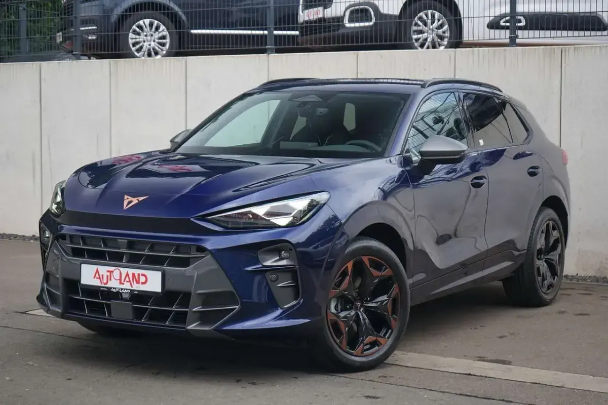 Neu Cupra Terramar 150 PS (110 kW) 2026 Cosmosblaumet. SUV