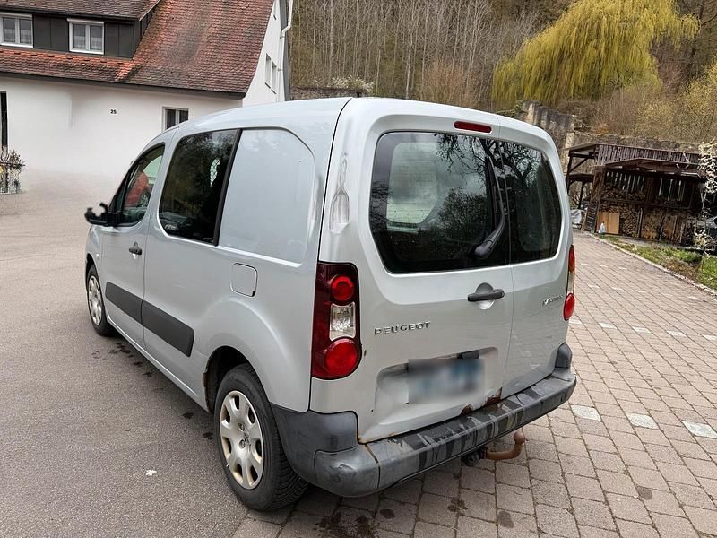 Gebraucht Peugeot Partner 114 PS (83 kW) 2013 Grau Van / Kleinbus