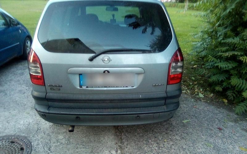 Silber Gebraucht 2003 Opel Zafira Van / Kleinbus | 400 € (Superpreis) - Bild 1/3