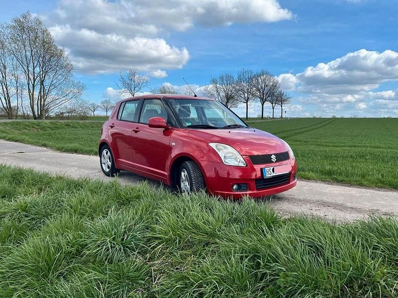 Gebraucht Suzuki Swift Exclusive 102 PS (75 kW) 2008 Rot Kleinwagen