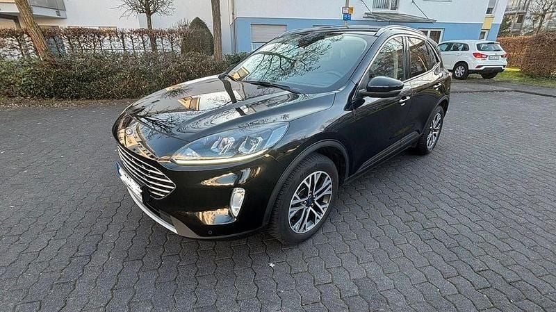 Gebraucht Ford Kuga Titanium 150 PS (110 kW) 2021 Silber SUV