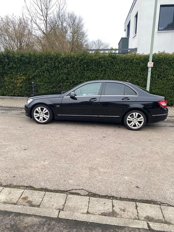 Schwarz Gebraucht 2010 Mercedes C250 Limousine | 9.900 € (Etwas zu teuer) - Bild 1/4