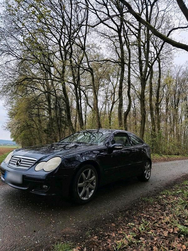 Gebraucht Mercedes C200 170 PS (125 kW) 2006 Blau Coupé