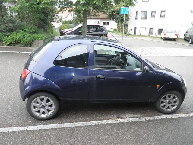 Second-hand Ford Ka 60 CP (44 kW) 2001 Albastru Hatchback