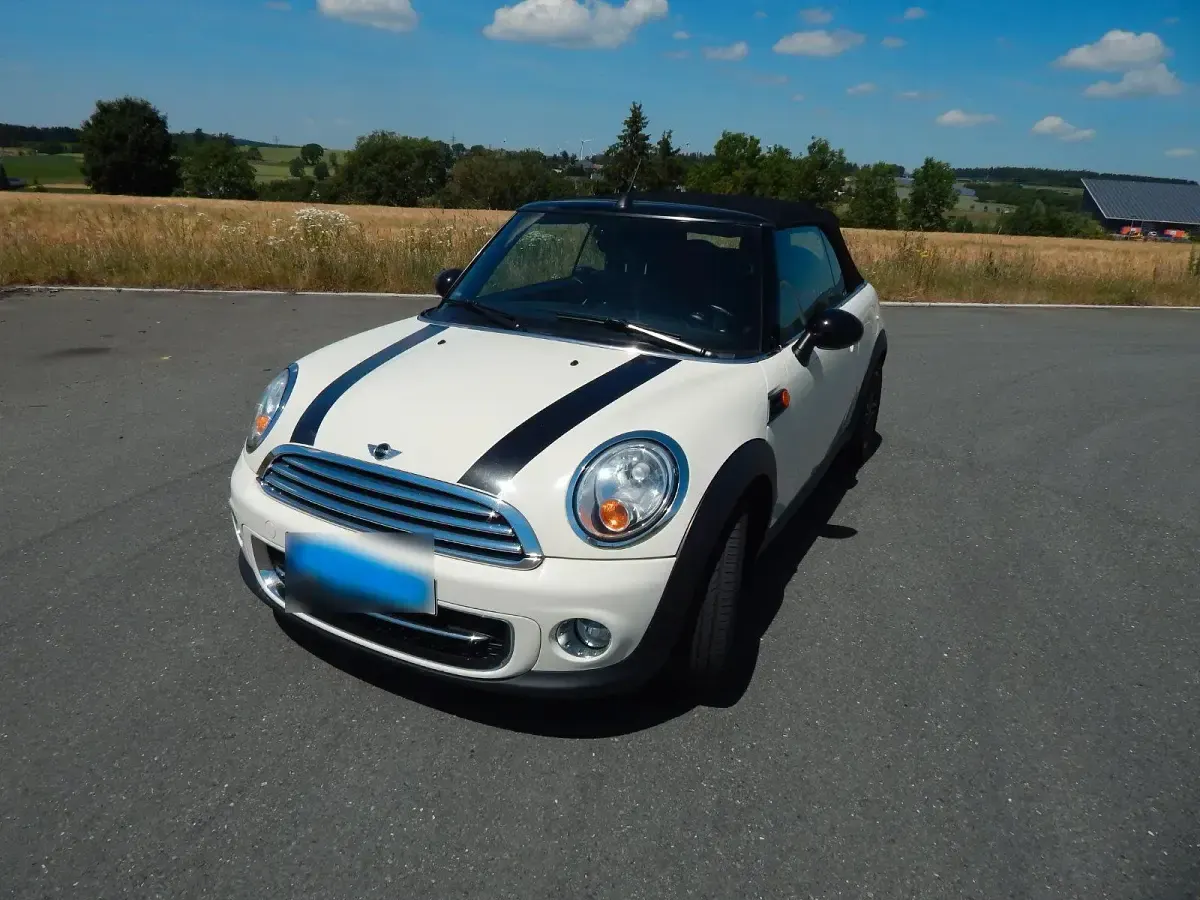 Gebraucht Mini Cooper D Cabriolet 112 PS (82 kW) 2011 Weiß Cabrio