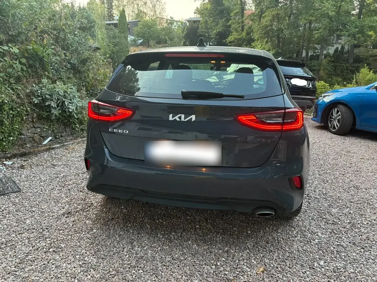 Gebraucht Kia Ceed 140 PS (102 kW) 2026 Grau Kleinwagen