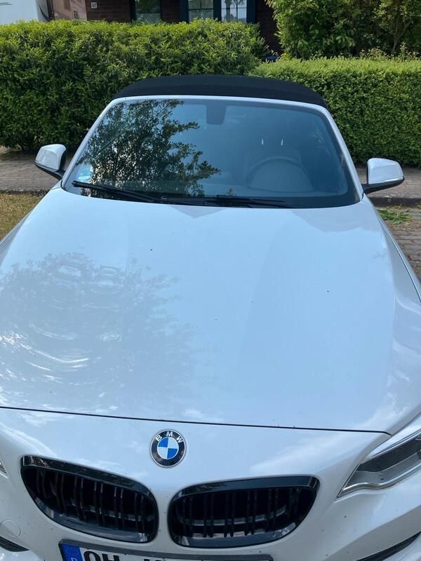Weiß Gebraucht 2016 BMW 218 Advantage Cabrio | 16.200 € (Guter Preis) - Bild 1/4