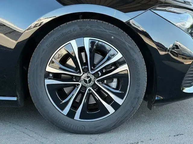 Gebraucht Mercedes CLA200 Advanced 163 PS (119 kW) 2025 Unilack nachtschwarz Coupé